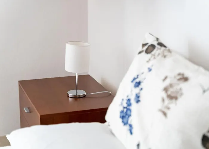 アパート Spacious 3-bedroom With Courtyard In - Perfect For Families