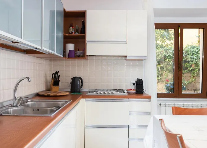 Spacious 3-bedroom With Courtyard In - Perfect For Families *