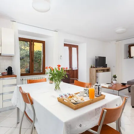 Spacious 3-bedroom With Courtyard In - Perfect For Families Apartment *