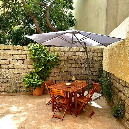 Spacious 3-bedroom With Courtyard In - Perfect For Families * Tempio Pausania