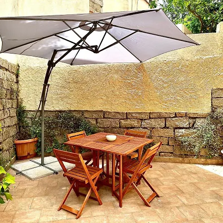 Spacious 3-bedroom With Courtyard In - Perfect For Families *