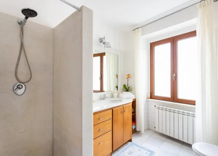 Spacious 3-bedroom With Courtyard In - Perfect For Families Daire Tempio Pausania