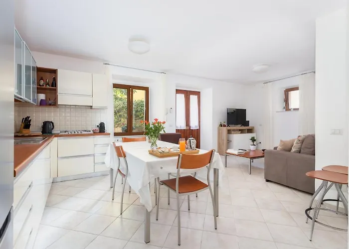 Spacious 3-bedroom With Courtyard In - Perfect For Families