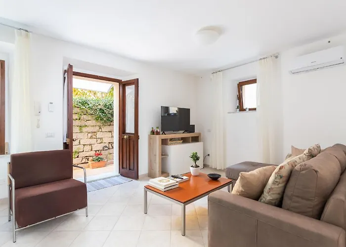 Daire Spacious 3-bedroom With Courtyard In - Perfect For Families