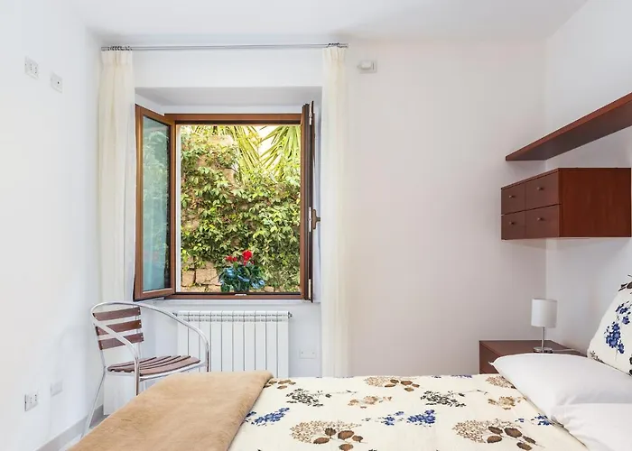 Spacious 3-bedroom With Courtyard In - Perfect For Families 公寓